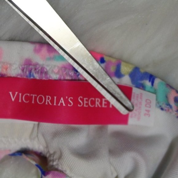 Victoria's Secret Underwire Ruffle Halter Bikini (906)🦋 - Picture 3 of 3